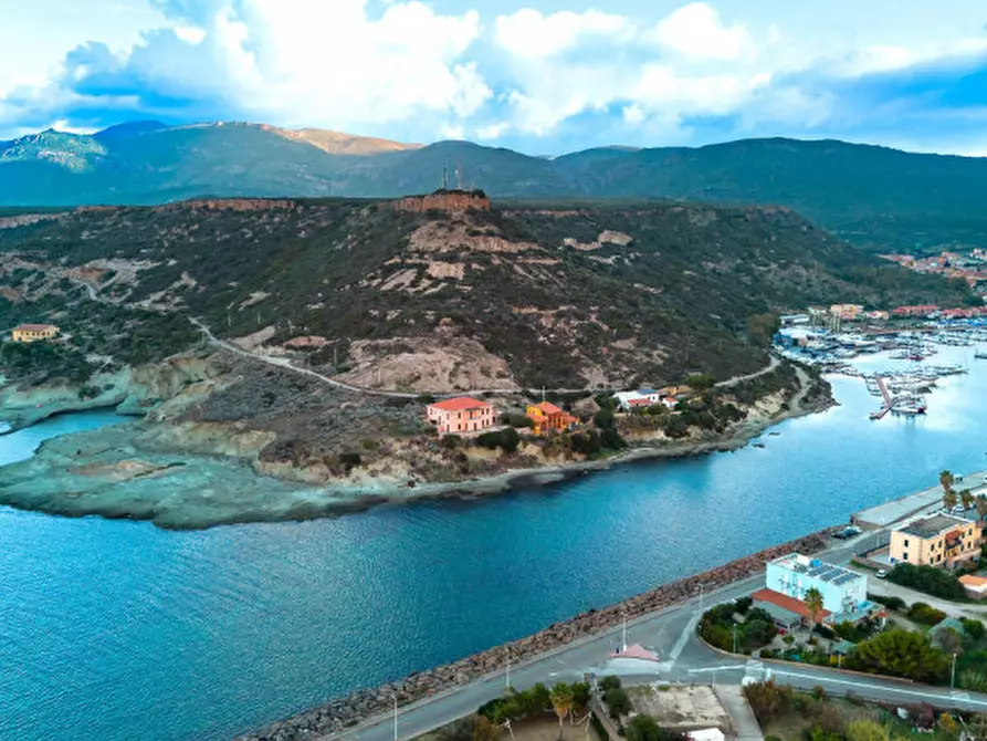 Immagine 57 di Attico in vendita  in Via Sebastiano Satta a Bosa