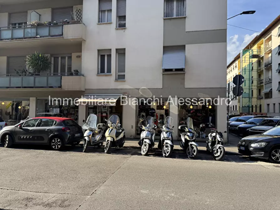 Immagine 2 di Negozio in vendita  in Via Giovanni Lanza a Firenze