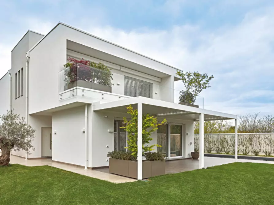 Immagine 1 di Casa bifamiliare in vendita  in Via Michelangelo Buonarroti a Padova