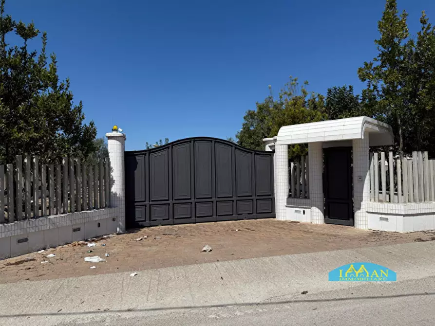 Immagine 2 di Villa in vendita  in Carlo di noi Inferiore a Francavilla Fontana