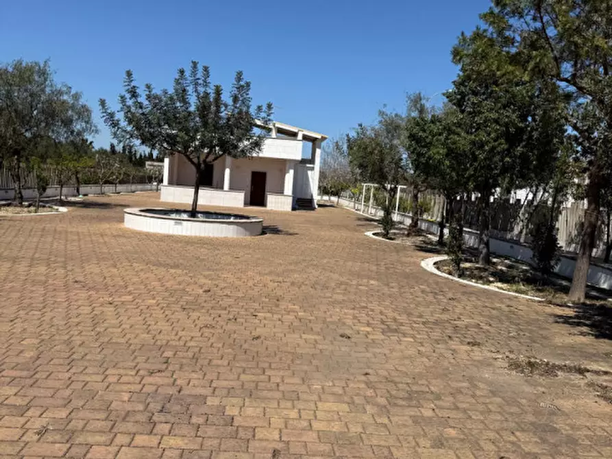 Immagine 35 di Villa in vendita  in Carlo di noi Inferiore a Francavilla Fontana