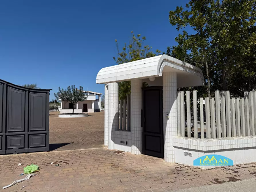 Immagine 40 di Villa in vendita  in Carlo di noi Inferiore a Francavilla Fontana