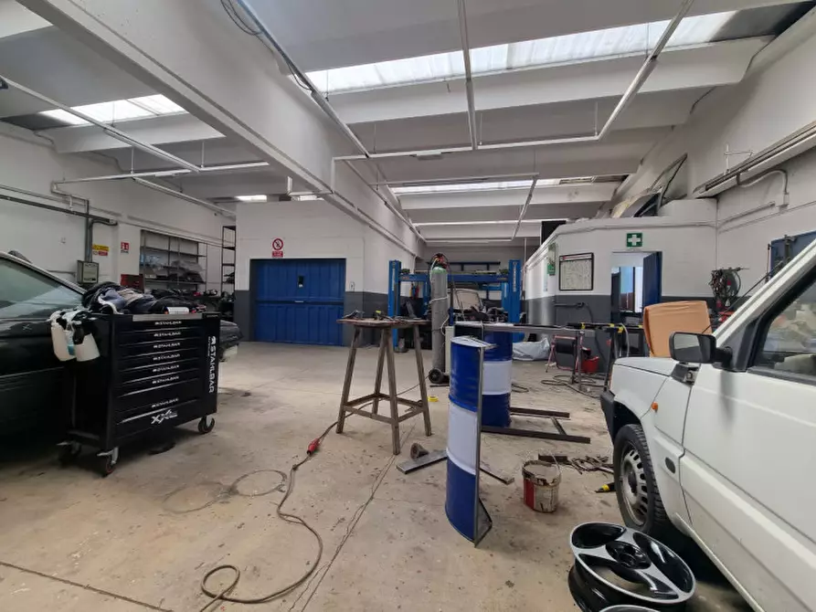 Immagine 3 di Capannone industriale in vendita  in VIA MORESE a Sesto Fiorentino