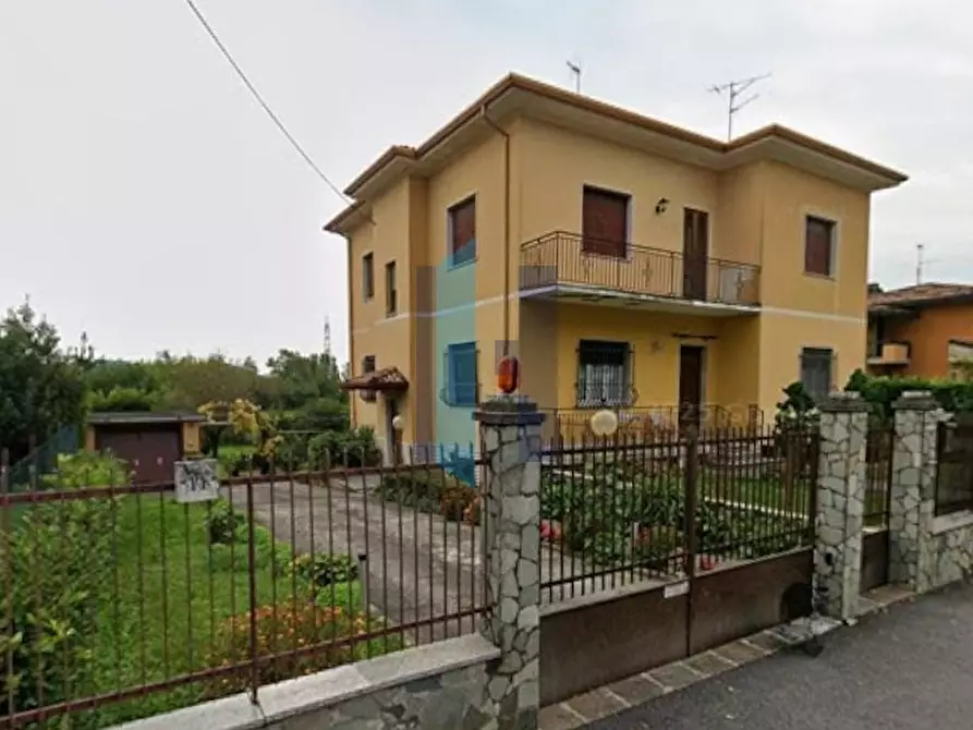 Immagine 1 di Appartamento in vendita  in Via Francesco Petrarca 13 a Botticino