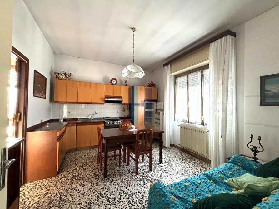 Immagine 3 di Appartamento in vendita  in Via Francesco Petrarca 13 a Botticino