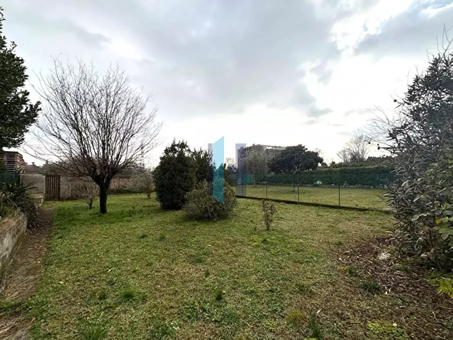 Immagine 19 di Appartamento in vendita  in Via Francesco Petrarca 13 a Botticino