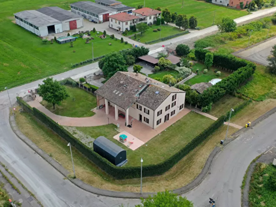 Immagine 2 di Casa trifamiliare in vendita  in Via Paradigna, 100 a Parma