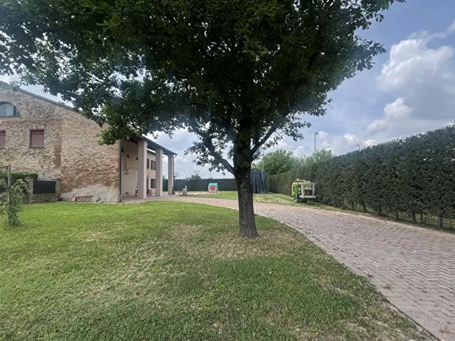 Immagine 3 di Casa trifamiliare in vendita  in Via Paradigna, 100 a Parma