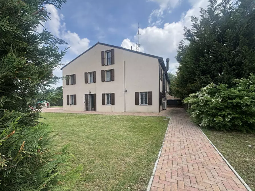 Immagine 4 di Casa trifamiliare in vendita  in Via Paradigna, 100 a Parma