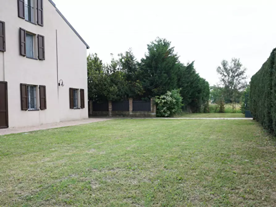 Immagine 5 di Casa trifamiliare in vendita  in Via Paradigna, 100 a Parma