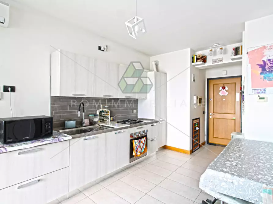 Immagine 4 di Appartamento in vendita  in Via Luigi De Marchi a Roma