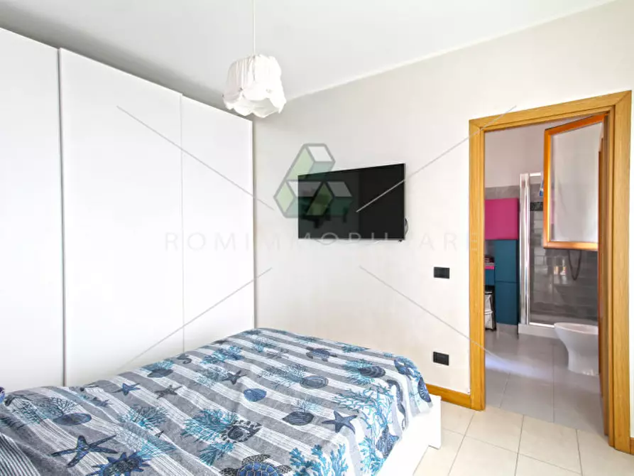 Immagine 5 di Appartamento in vendita  in Via Luigi De Marchi a Roma