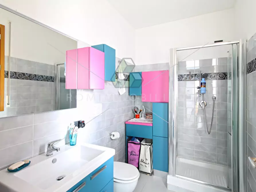 Immagine 9 di Appartamento in vendita  in Via Luigi De Marchi a Roma