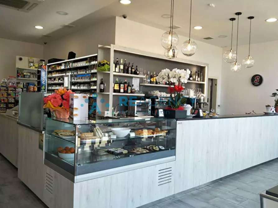 Immagine 6 di Attività commerciale in vendita  in VIALE TRIESTE 95 a Lonigo