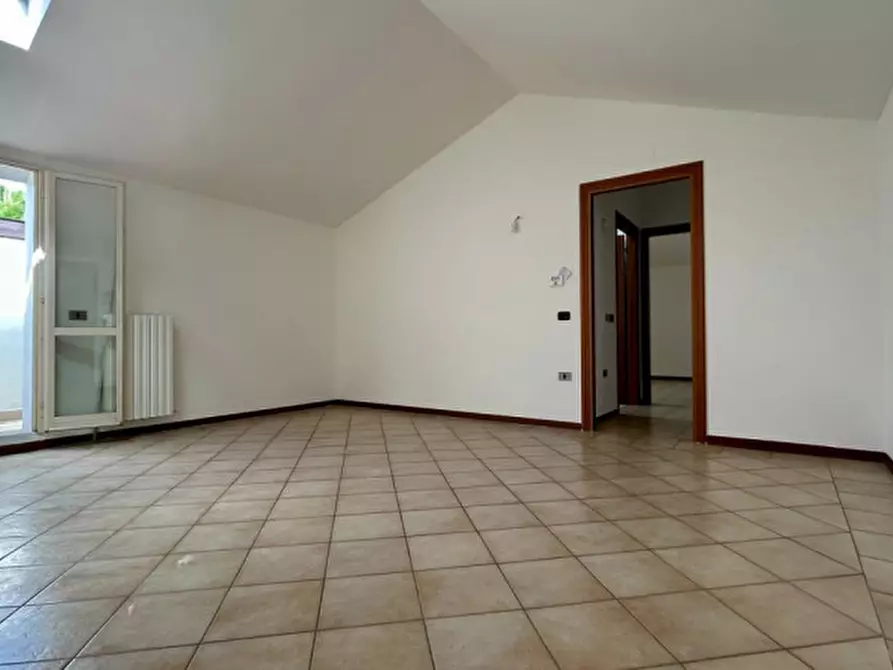 Immagine 1 di Attico in vendita  a Bastiglia