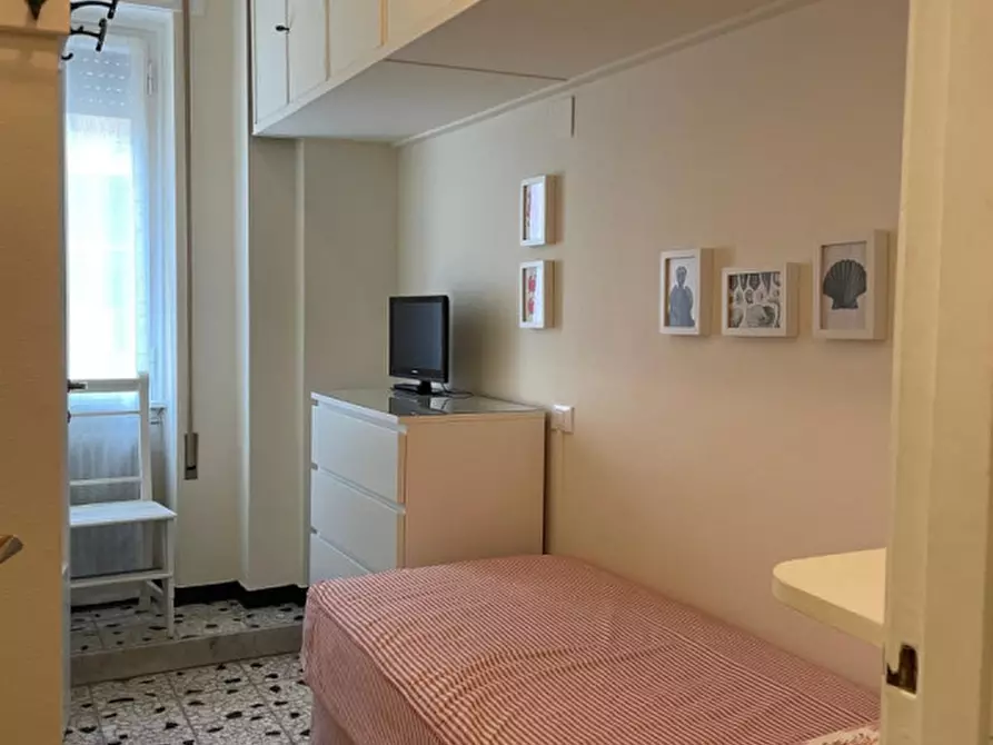 Immagine 10 di Appartamento in affitto  in Via Monsignor Agostino Giustiniani a Rapallo