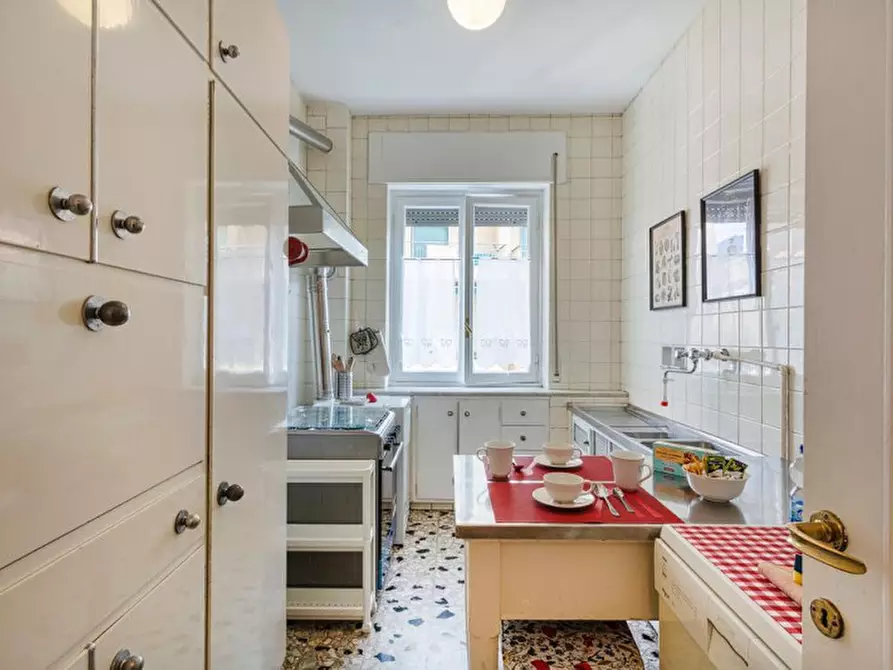 Immagine 13 di Appartamento in affitto  in Via Monsignor Agostino Giustiniani a Rapallo