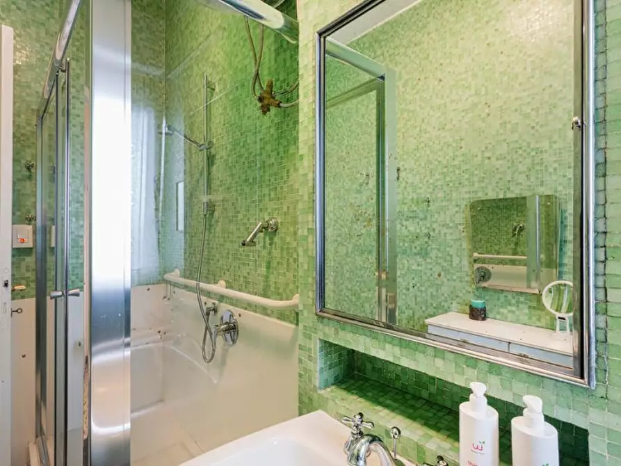 Immagine 16 di Appartamento in affitto  in Via Monsignor Agostino Giustiniani a Rapallo