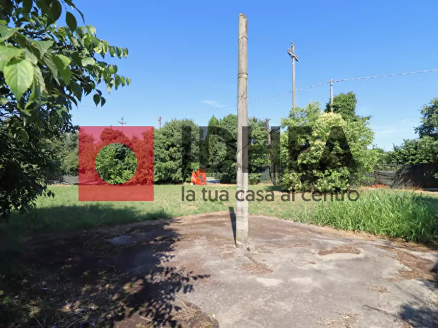 Immagine 5 di Terreno in vendita  in VIA CASTELLO a Trevignano