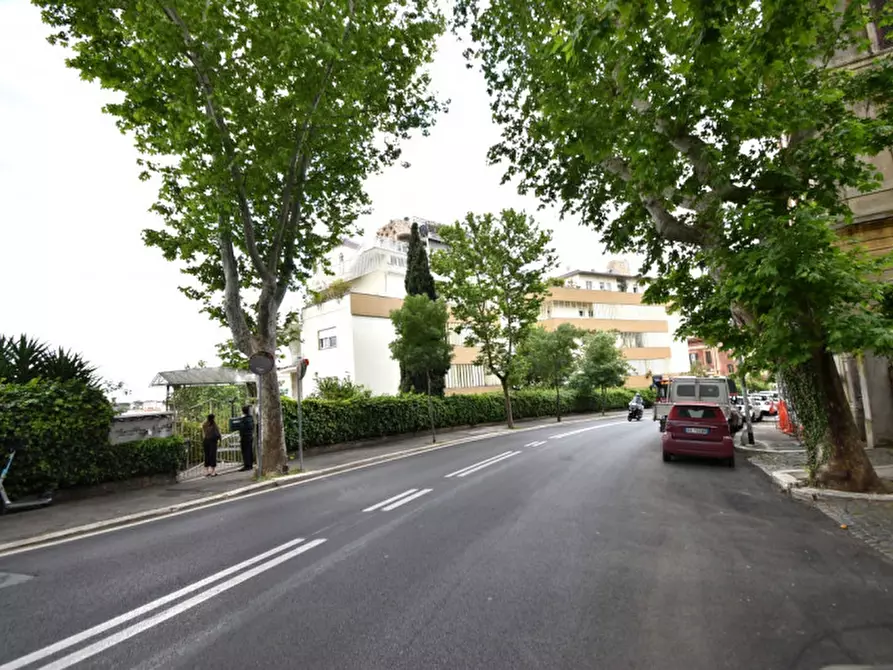 Immagine 2 di Appartamento in vendita  in Viale Glorioso a Roma