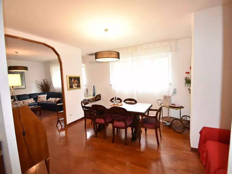 Immagine 9 di Appartamento in vendita  in Viale Glorioso a Roma