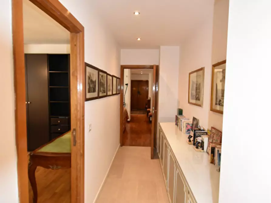 Immagine 30 di Appartamento in vendita  in Viale Glorioso a Roma