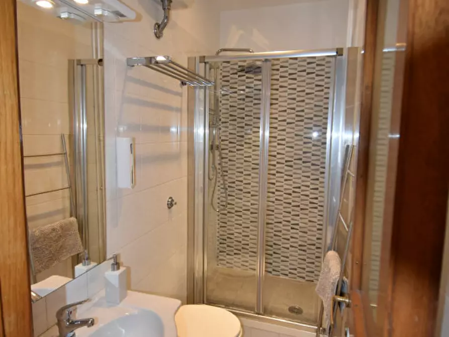 Immagine 34 di Appartamento in vendita  in Viale Glorioso a Roma