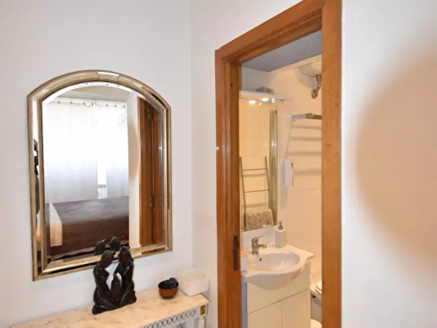 Immagine 37 di Appartamento in vendita  in Viale Glorioso a Roma