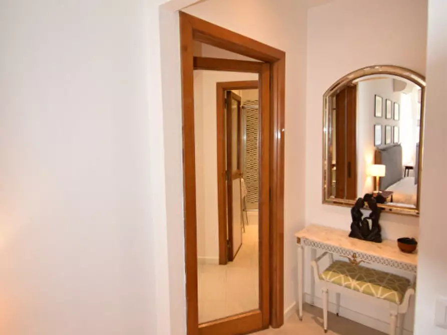 Immagine 39 di Appartamento in vendita  in Viale Glorioso a Roma