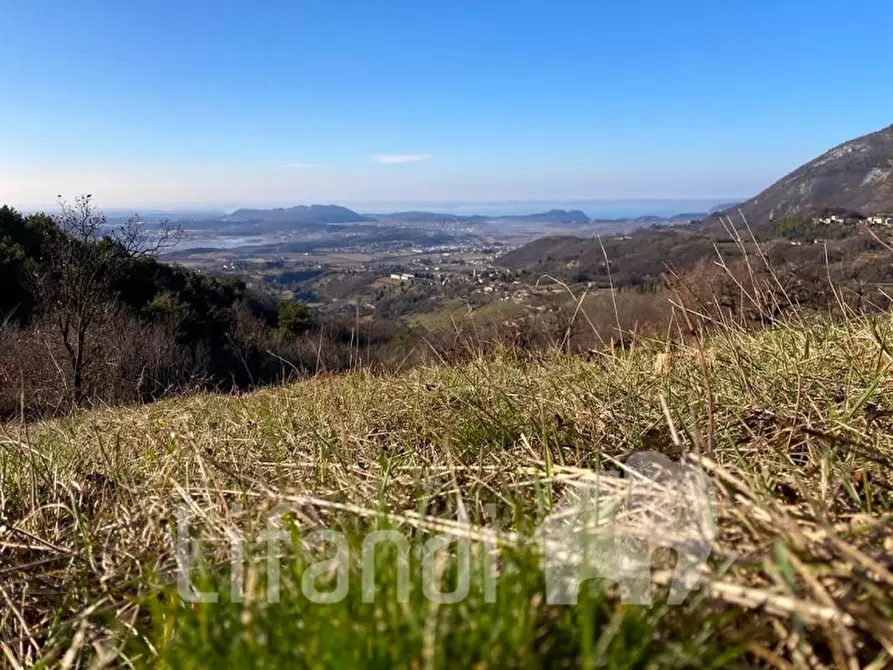 Immagine 4 di Terreno in vendita  a Caprino Veronese