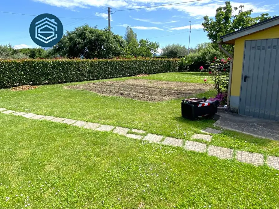 Immagine 3 di Appartamento in vendita  in via fornello 76 a Campi Bisenzio