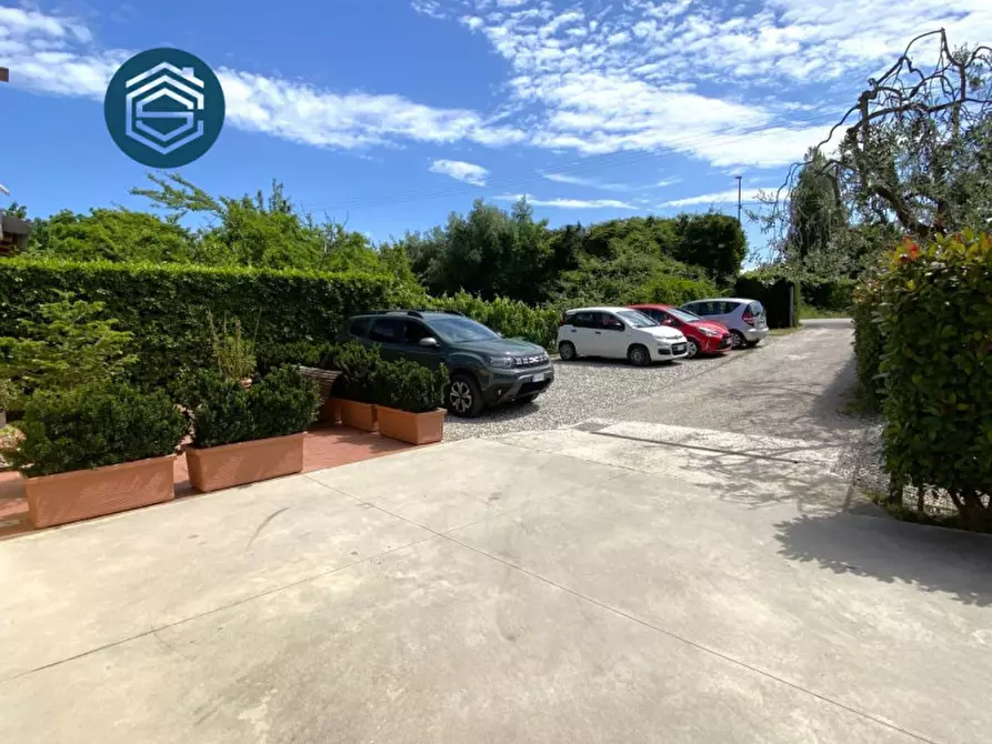 Immagine 7 di Appartamento in vendita  in via fornello 76 a Campi Bisenzio