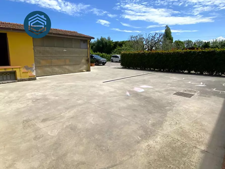 Immagine 13 di Appartamento in vendita  in via fornello 76 a Campi Bisenzio