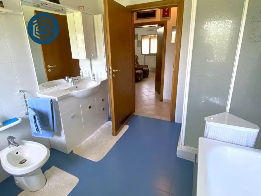 Immagine 31 di Appartamento in vendita  in via fornello 76 a Campi Bisenzio