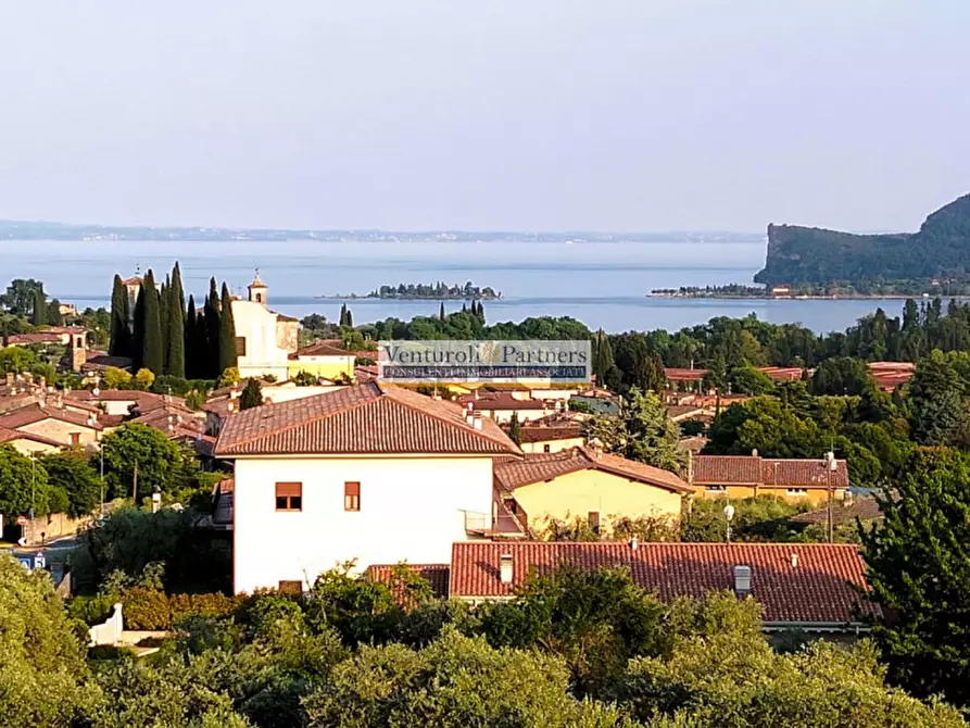 Immagine 13 di Villa in vendita  in Via Zublino a San Felice Del Benaco