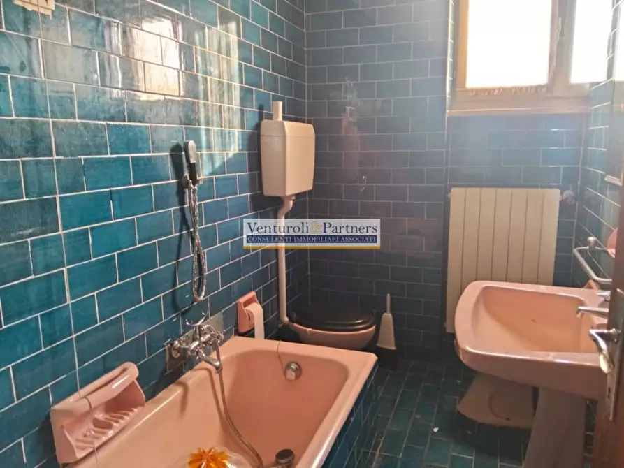 Immagine 17 di Villa in vendita  in Via Zublino a San Felice Del Benaco