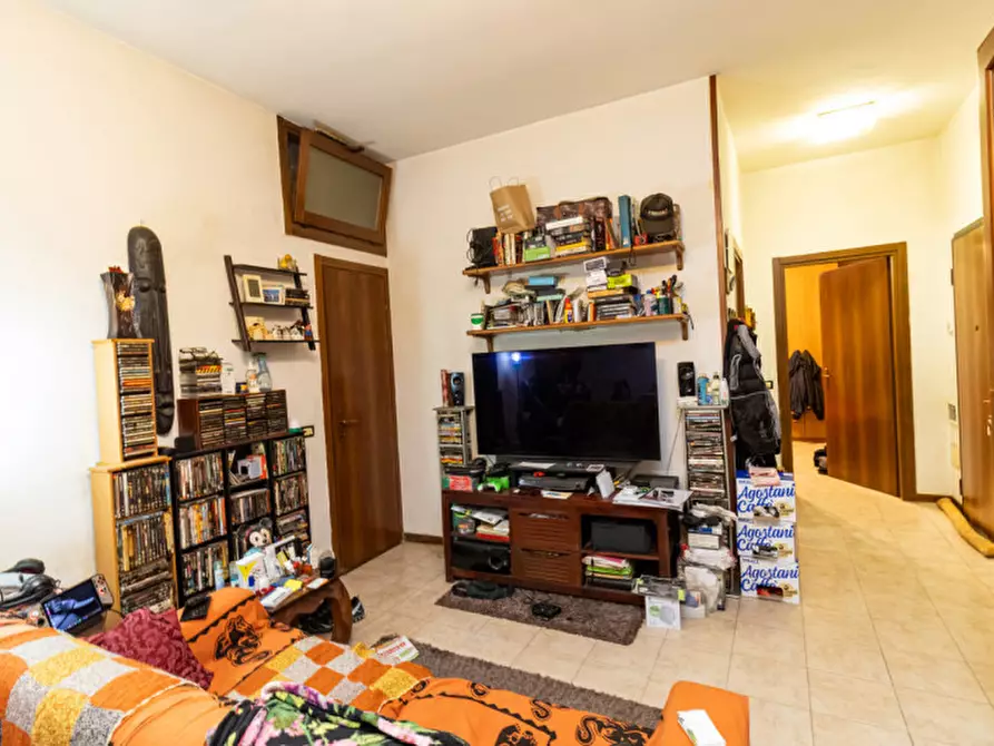 Immagine 5 di Appartamento in vendita  in Via Borgo delle Noci 2 a Civate