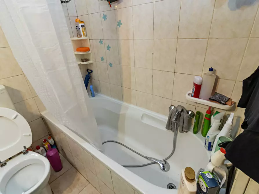 Immagine 15 di Appartamento in vendita  in Via Borgo delle Noci 2 a Civate