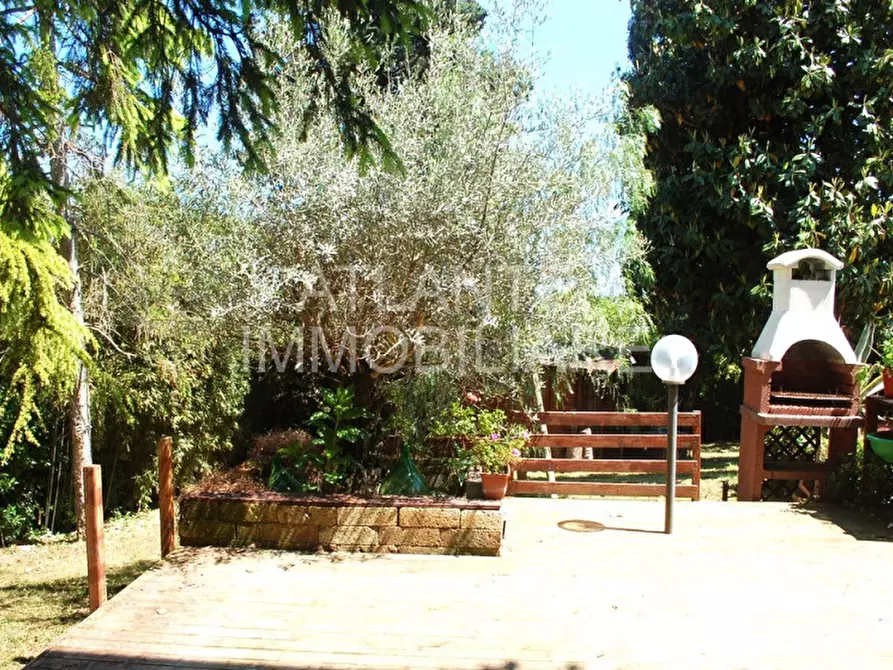 Immagine 19 di Appartamento in vendita  in Viale Paola a Riccione