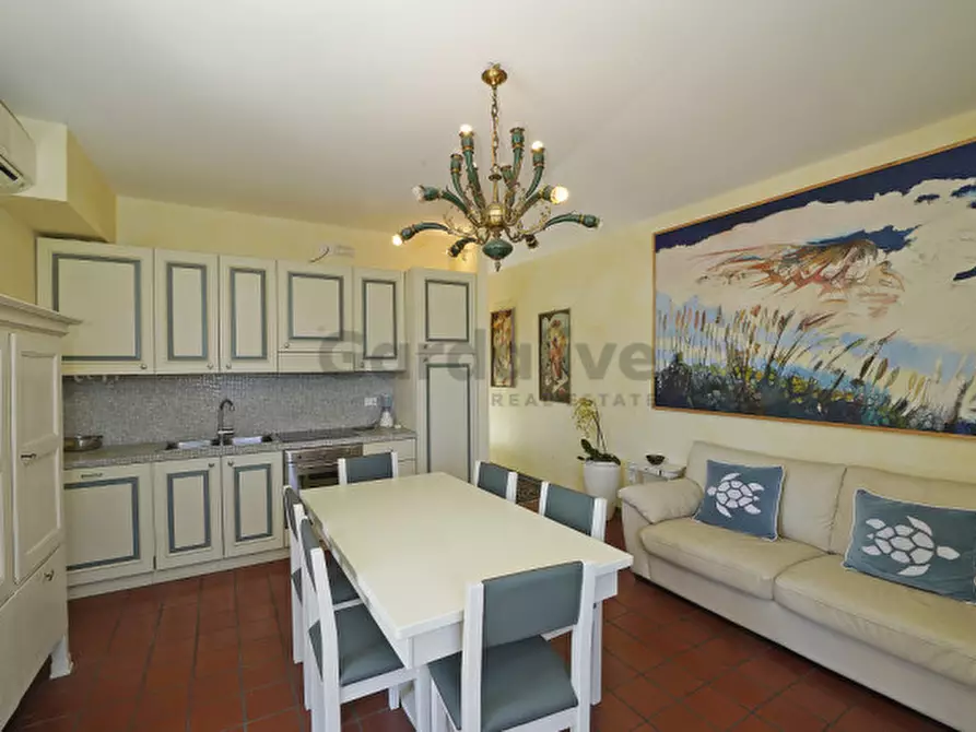 Immagine 12 di Appartamento in vendita  in Viale Guglielmo Marconi 4 a Gargnano