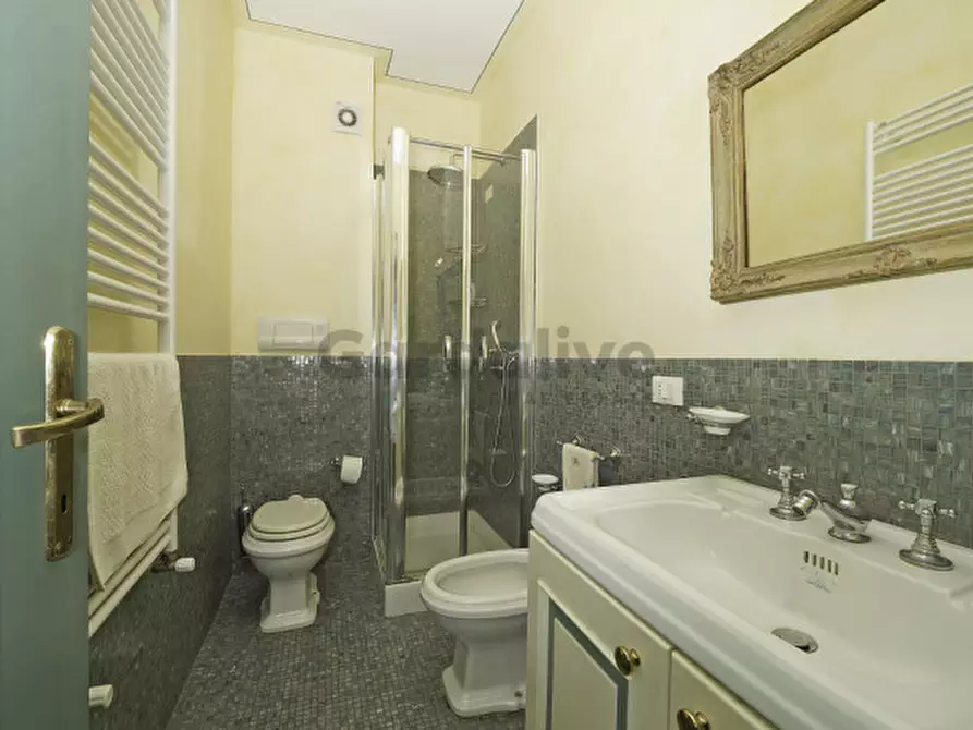 Immagine 35 di Appartamento in vendita  in Viale Guglielmo Marconi 4 a Gargnano