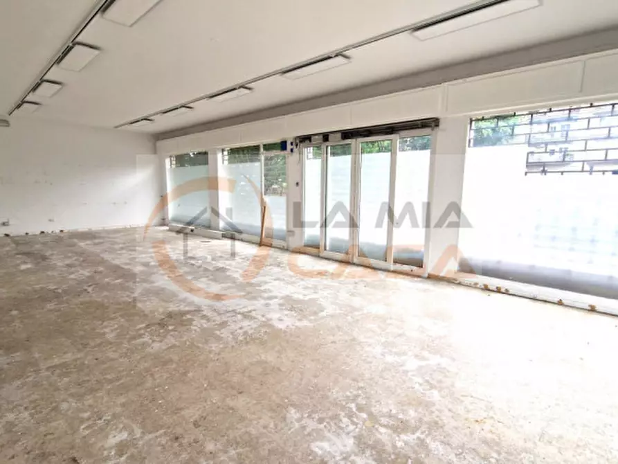 Immagine 3 di Negozio in vendita  in Via Antonio Grazioso a Padova