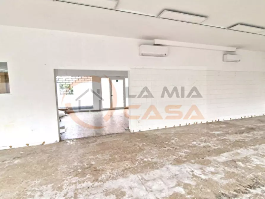 Immagine 8 di Negozio in vendita  in Via Antonio Grazioso a Padova