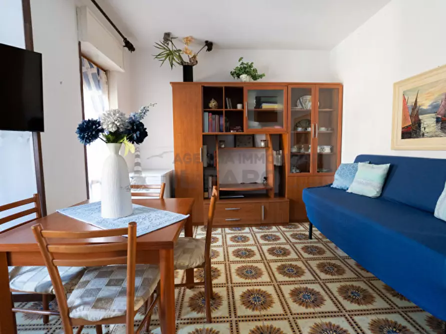 Immagine 2 di Appartamento in vendita  in Via Cala Chiesa a La Maddalena