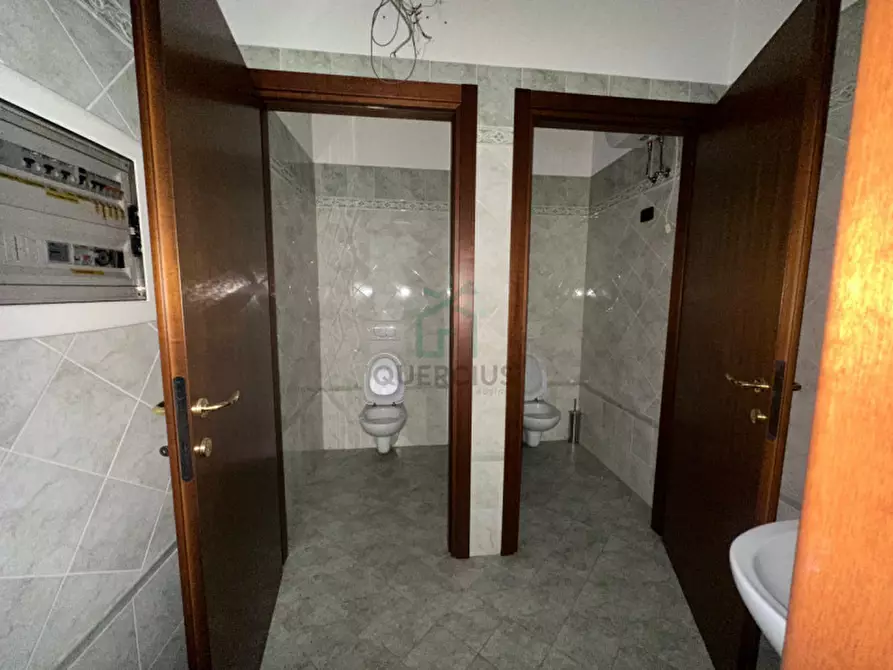 Immagine 4 di Negozio in affitto  in Via Strà a Colognola Ai Colli