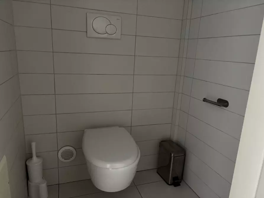 Immagine 20 di Ufficio in vendita  in Viale Bertolini Pietro a Montebelluna