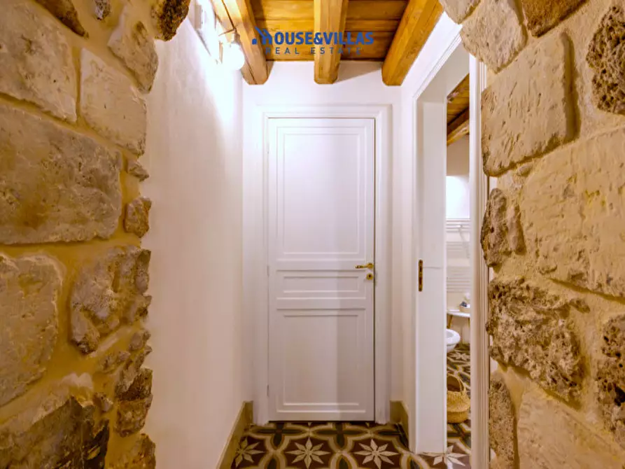 Immagine 16 di Loft/Open space in vendita  in Via Michele Amari a Noto