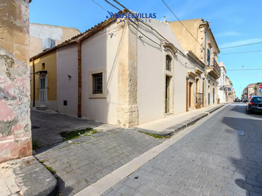 Immagine 21 di Loft/Open space in vendita  in Via Michele Amari a Noto