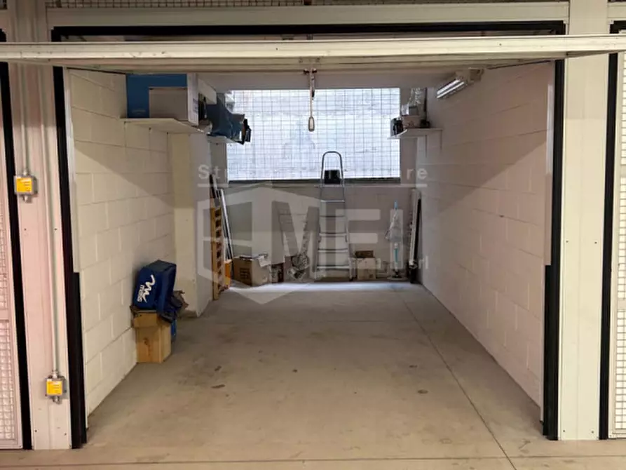 Immagine 2 di Garage in vendita  in Via Gaetano D'Alesio a Livorno