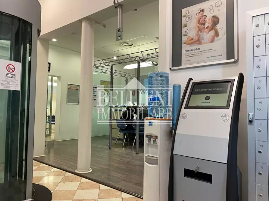 Immagine 3 di Negozio in affitto  in Viale Risorgimento Nazionale a Vicenza